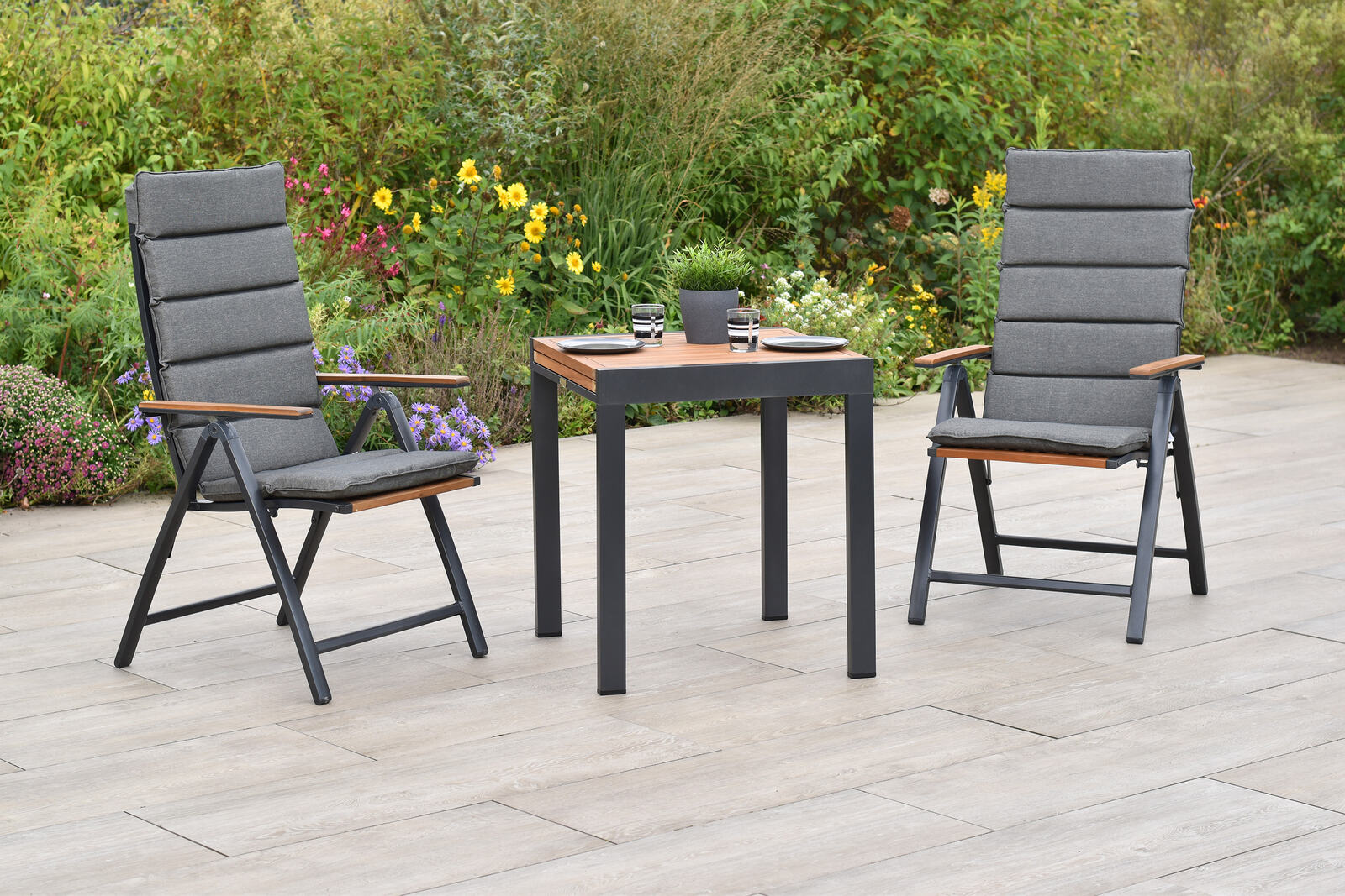 MX Gartenmöbel Athos Set 5tlg. Klappsessel Akazienholz Alu Auflagen Graphit/Natur Balkonausziehtisch 65/130x65cm MX Gartenmöbel Athos Set 5tlg. Klappsessel Akazienholz Alu Auflagen Graphit/Natur Balkonausziehtisch 65/130x65cm