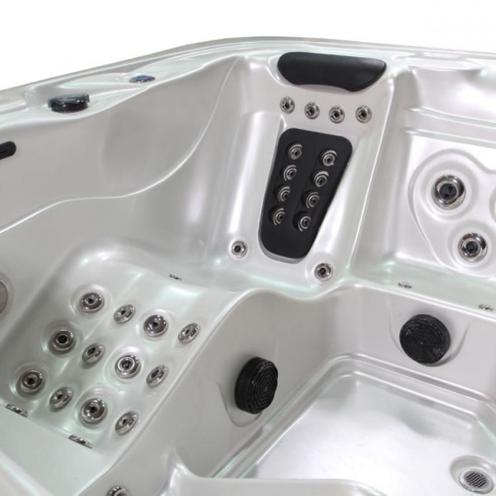 SPA Aussenwhirlpool IN-594 premium WhitePearlescent 215x215 braun SPA Aussenwhirlpool IN-594 premium WhitePearlescent 215x215 braun