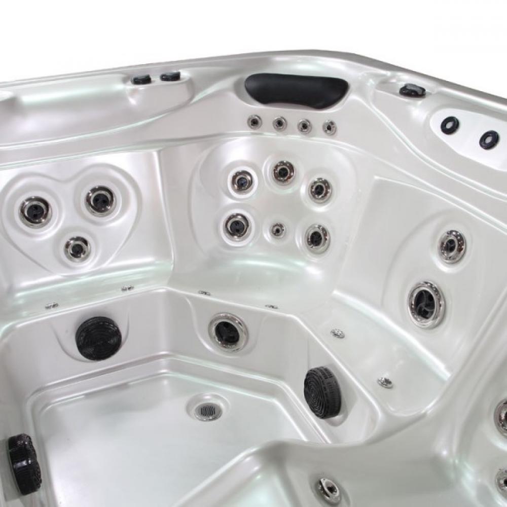 SPA Aussenwhirlpool IN-594 premium WhitePearlescent 215x215 braun SPA Aussenwhirlpool IN-594 premium WhitePearlescent 215x215 braun