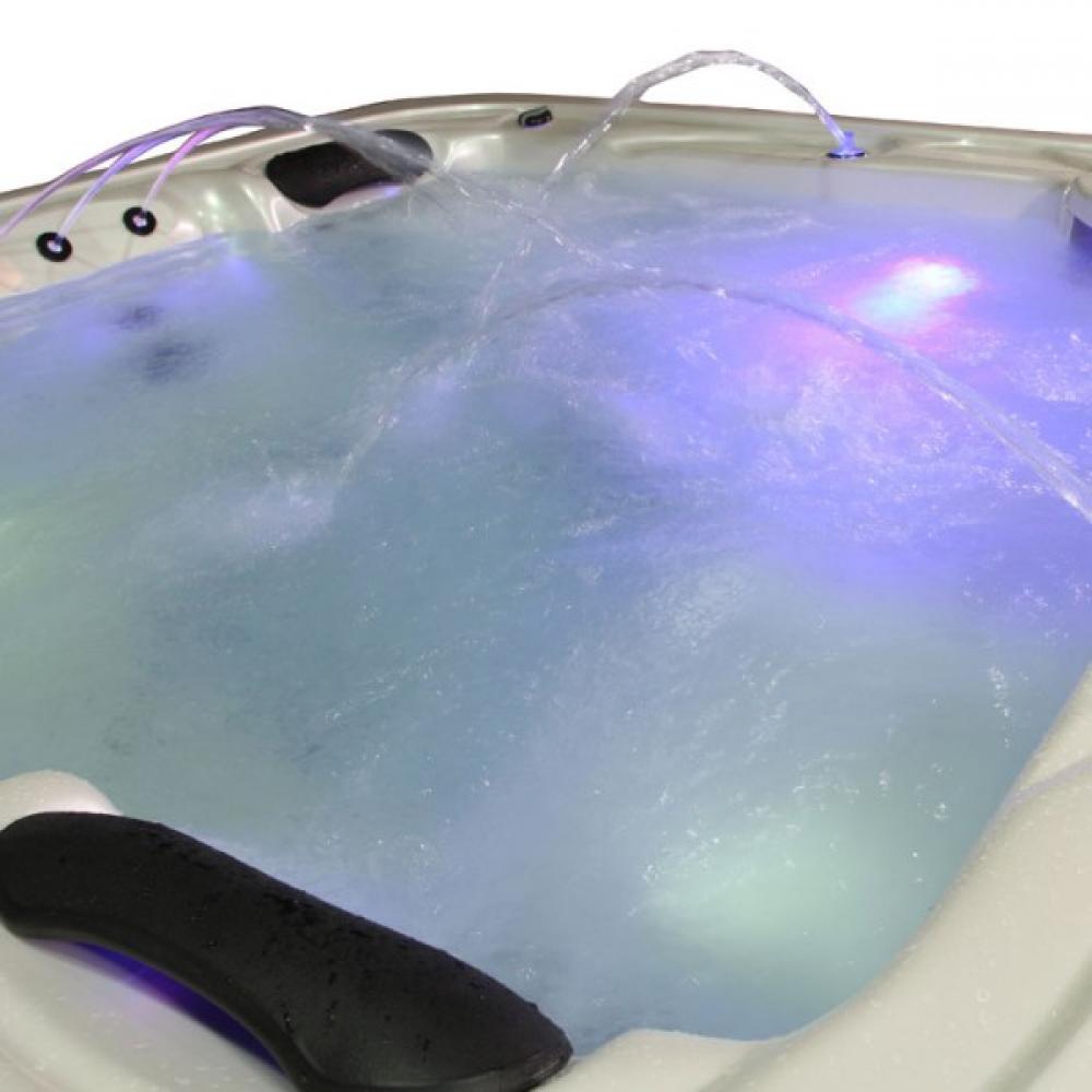 SPA Aussenwhirlpool IN-594 premium WhitePearlescent 215x215 braun SPA Aussenwhirlpool IN-594 premium WhitePearlescent 215x215 braun