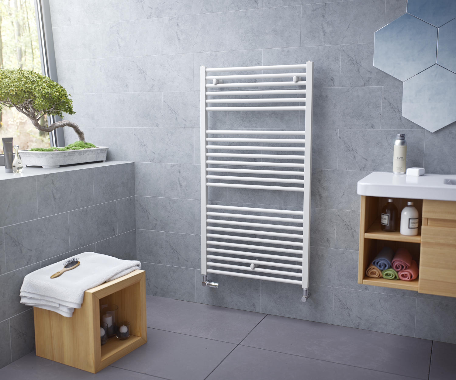 Badheizkörper Centrino in gerader Ausführung weiss<br>(Variante: HxBxT: 1520x600x30 mm) Badheizkörper Centrino in gerader Ausführung weiss<br>(Variante: HxBxT: 1520x600x30 mm)